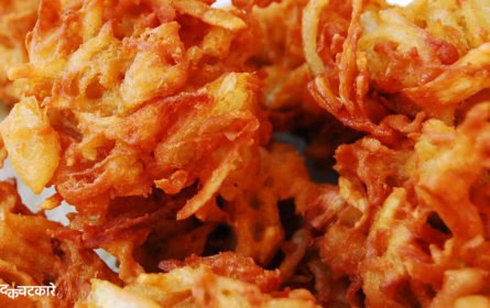 Crispy and Delicious Pyaj ke Pakode Recipe