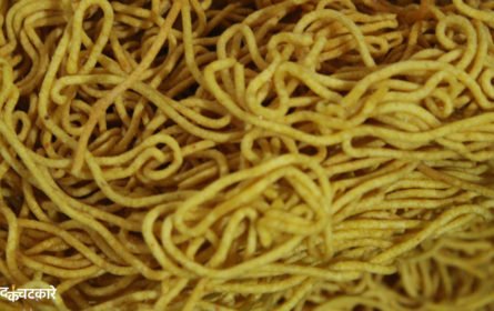 How to Make Spicy Garlic Sev at Home