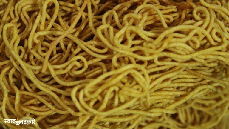 How to Make Spicy Garlic Sev at Home