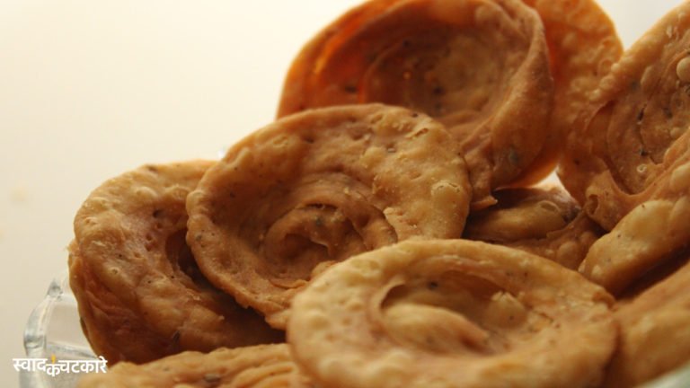 Quick and Easy Namkeen Mathri Recipe